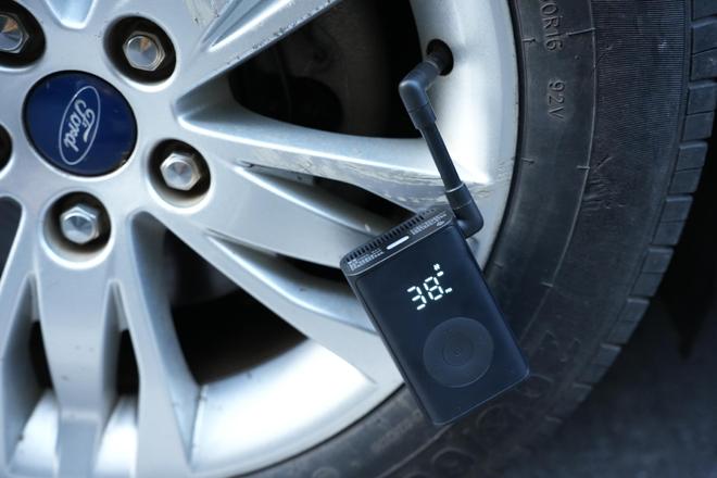 米家便携式充气宝深度测评新葡京娱乐随身气压大师：(图1)