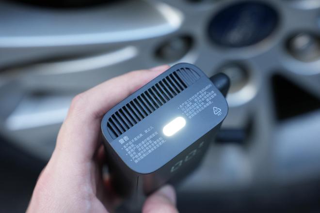 米家便携式充气宝深度测评新葡京娱乐随身气压大师：(图4)