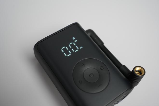 米家便携式充气宝深度测评新葡京娱乐随身气压大师：(图6)